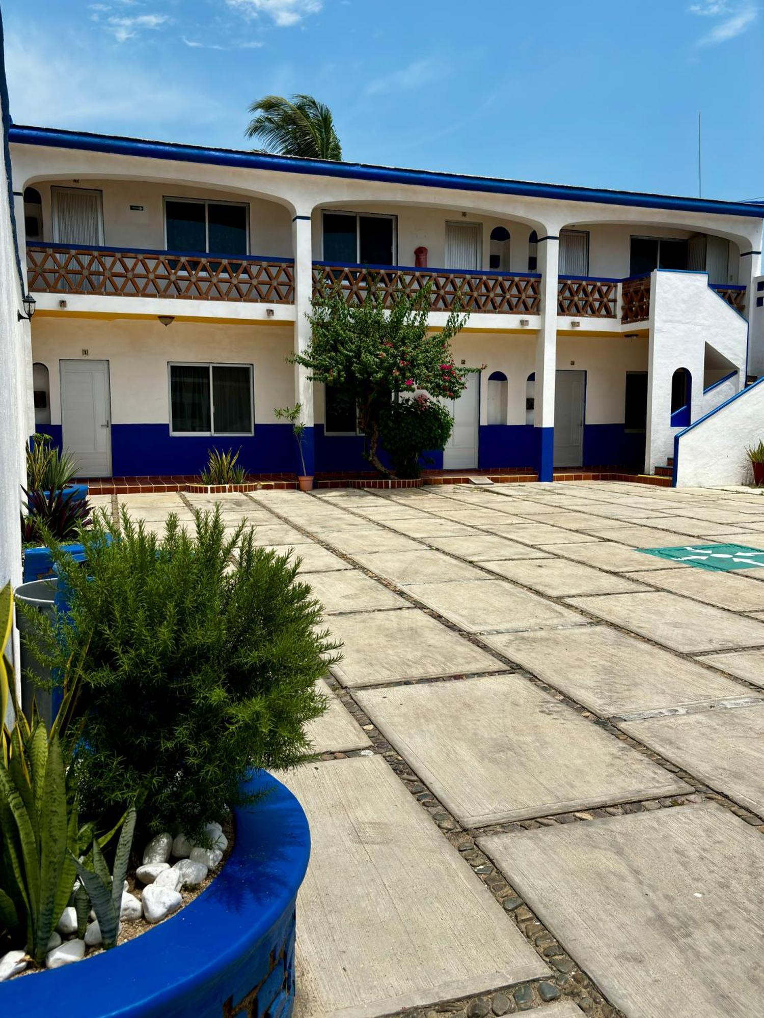 Отель Costa Dorada Барра-де-Навидад Экстерьер фото